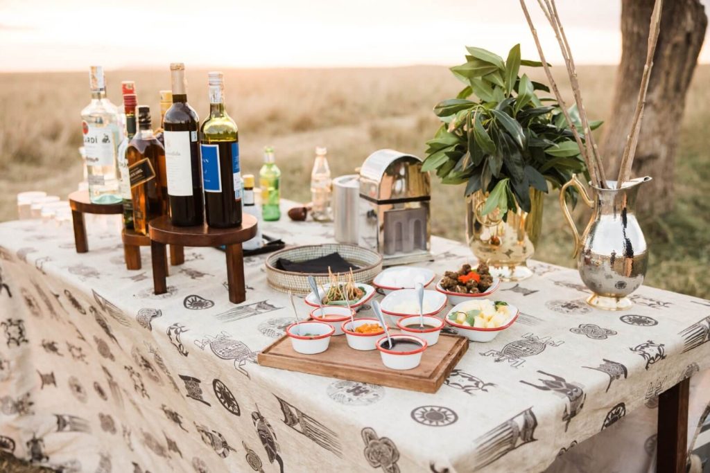 Elephant Pepper Camp - Breakfast set up Szenisch Africa Safaris & Expeditions