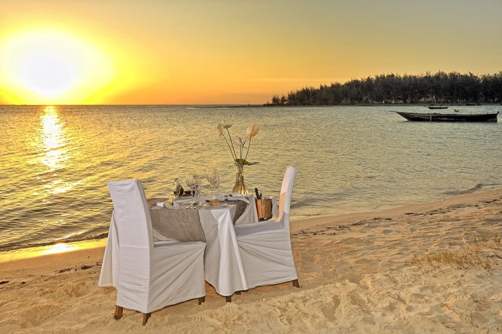 Kilindi Zanzibar - Dining - Sunset Dinner Szenisch Africa Safaris & Expeditions