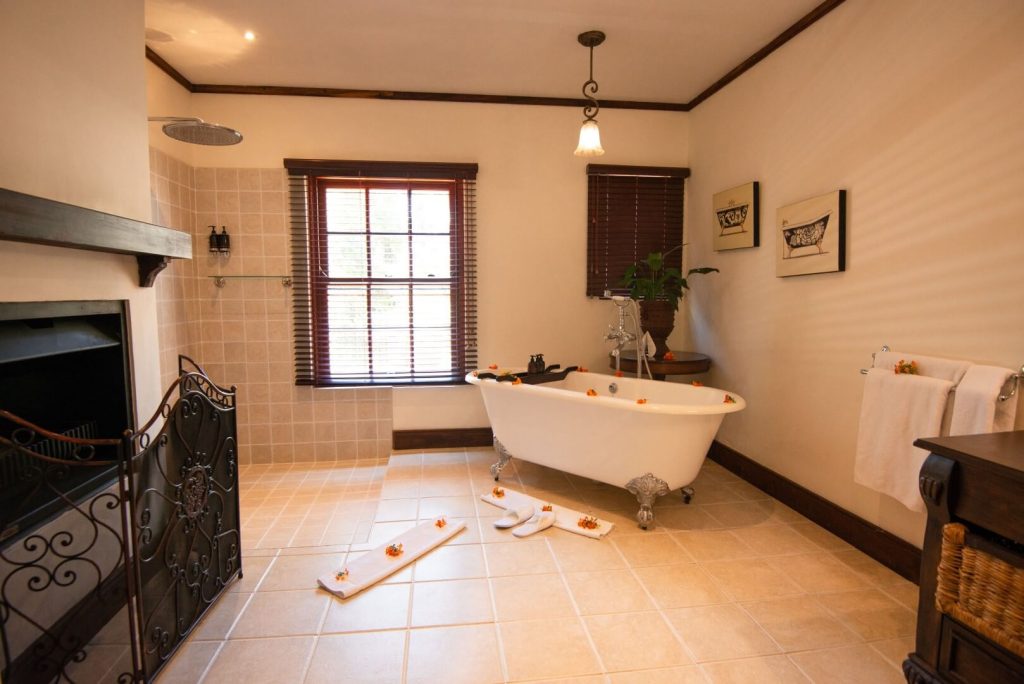 The Manor - Family Cottage - Bathroom Szenisch Africa Safaris & Expeditions