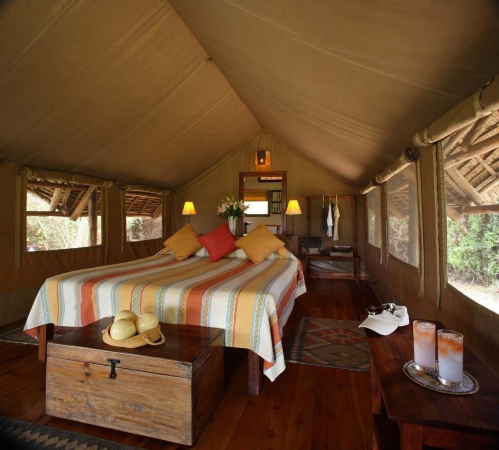 Tortilis Camp - Double Szenisch Africa Safaris & Expeditions