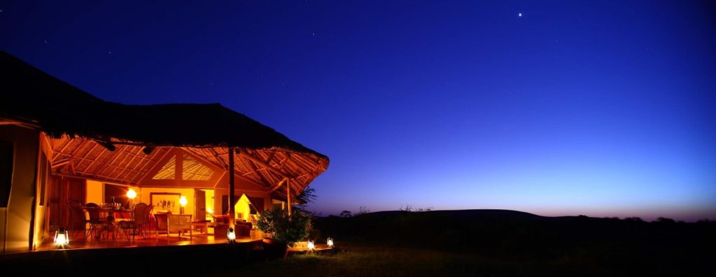 Tortilis Private House at Night Szenisch Africa Safaris & Expeditions